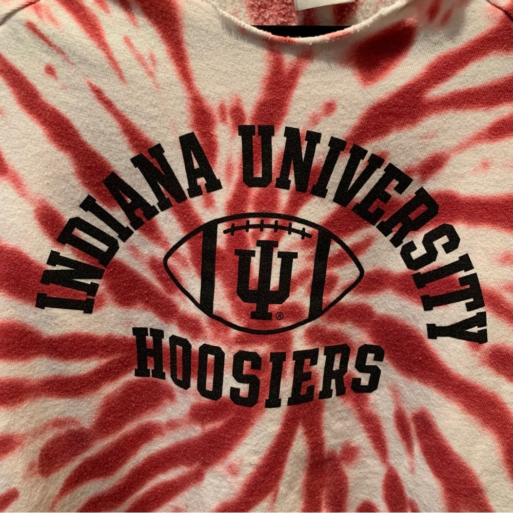 VS PINK IU Indiana Hoosiers Football Tie Dye Boxy Cropped Fleece Long Sleeve Top - Picture 4 of 9
